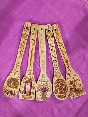 The Elements Bamboo Large Kitchen Utensils Set, Featuring Laser Engraving